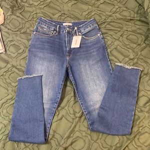 28. NWT Skinny Good American Jeans